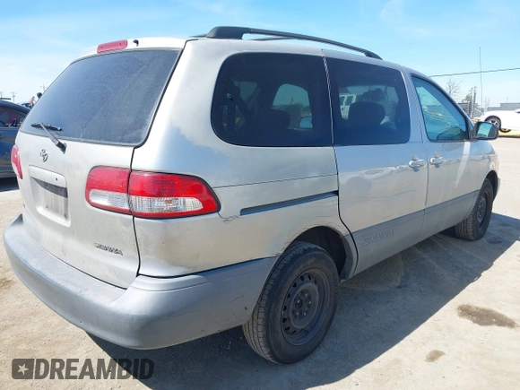 2002 Toyota Sienna CE with VIN 4T3ZF19C82U456772, listed as a IAAI auction lot 41880102 with 288,228 mi miles. Bid and sale history available at carsss.com. Image 4.