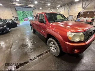 2007 Toyota Tacoma with VIN 5TEUU42NX7Z341101, listed as a IAAI auction lot 42588633 with 196,587 mi miles and . Bid and sale history available at DreamBid. Image 1.