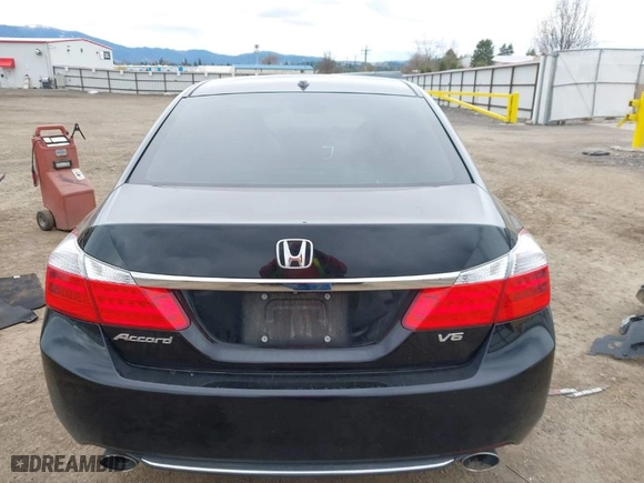 2015 Honda Accord Sedan EX-L with VIN 1HGCR3F88FA016596, listed as a IAAI auction lot 41987536 with 112,228 mi miles. Bid and sale history available at carsss.com. Image 17.