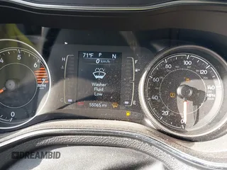 2019 Jeep Cherokee Latitude Plus z VIN 1C4PJLLB2KD143876, wystawiony jako IAAI lot #41660356 z przebiegiem 55 065 mil mil oraz . Historia ofert i sprzedaży dostępna na DreamBid. Obrazek 7.