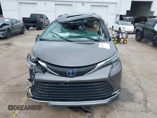 2024 Toyota Sienna XLE z VIN 5TDYRKEC2RS220855, wystawiony jako IAAI lot #41213081 z przebiegiem 2 852 mil mil oraz . Historia ofert i sprzedaży dostępna na DreamBid. Obrazek 12.