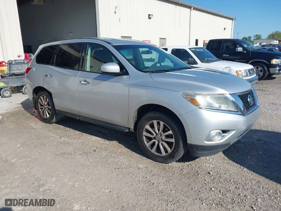 2014 Nissan Pathfinder SV with VIN 5N1AR2MN5EC733089, listed as a IAAI auction lot 42017470 with 159,523 mi miles. Bid and sale history available at carsss.com. Image 1.