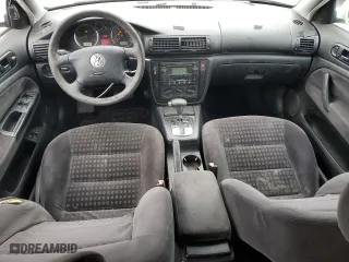 2002 Volkswagen Passat GLS with VIN WVWPD63B02P367932, listed as a Copart auction lot 72458204 with 252,329 mi miles and Salvage Title. Bid and sale history available at carsss.com. Image 8.