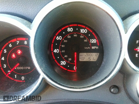 2008 Pontiac Vibe with VIN 5Y2SL65858Z414965, listed as a IAAI auction lot 41702769 with 200,072 mi miles. Bid and sale history available at carsss.com. Image 7.