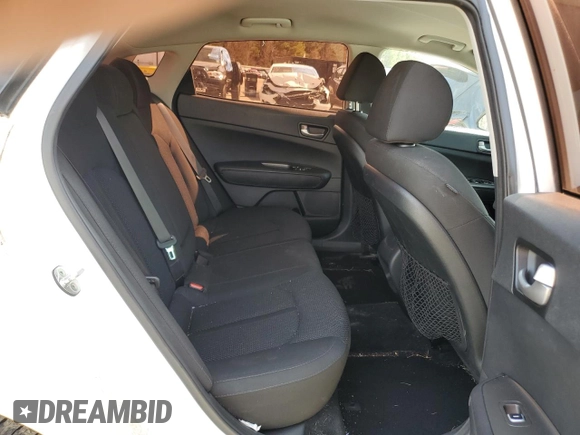 2019 Kia Optima LX with VIN 5XXGT4L33KG354373, listed as a Copart auction lot 47323175 with 130,137 mi miles and Salvage Title. Bid and sale history available at carsss.com. Image 10.