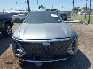 2024 Cadillac LYRIQ Luxury z VIN 1GYKPRRK7RZ122838, wystawiony jako IAAI lot #41958490 z przebiegiem Nie podano mil oraz . Historia ofert i sprzedaży dostępna na DreamBid. Obrazek 6.