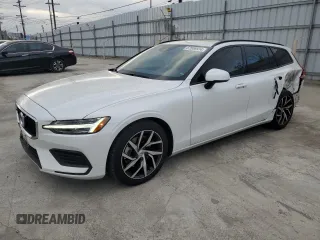 2020 Volvo V60 Momentum z VIN YV1102EK7L2389572, wystawiony jako Copart lot #87006934 z przebiegiem 34 798 mil mil oraz Szkoda całkowita • Salvage title. Historia ofert i sprzedaży dostępna na DreamBid. Obrazek 1.