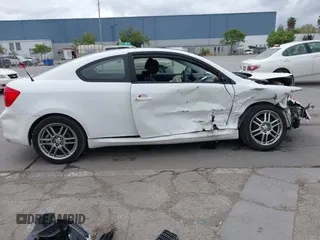 2007 Scion tC Spec z VIN JTKDE177370191749, wystawiony jako IAAI lot #42131564 z przebiegiem 174 556 mil mil oraz . Historia ofert i sprzedaży dostępna na DreamBid. Obrazek 14.