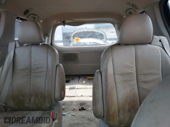 2011 Toyota Sienna XLE z VIN 5TDDK3DC5BS007897, wystawiony jako Copart lot #51503415 z przebiegiem 151 158 mil mil oraz Szkoda całkowita • Salvage title. Historia ofert i sprzedaży dostępna na DreamBid. Obrazek 10.