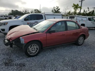 1998 Saturn SL z VIN 1G8ZK5271WZ179625, wystawiony jako Copart lot #50878255 z przebiegiem 180 085 mil mil oraz Szkody całkowita. Historia ofert i sprzedaży dostępna na DreamBid. Obrazek 1.