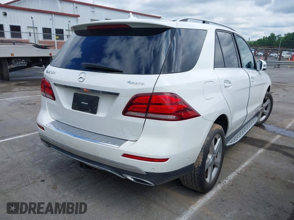 2017 Mercedes-Benz GLE 350 z VIN 4JGDA5HB6HA989666, wystawiony jako IAAI lot #42265677 z przebiegiem 110 215 mil mil oraz . Historia ofert i sprzedaży dostępna na DreamBid. Obrazek 4.
