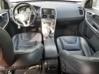 2015 Volvo XC60 z VIN YV4952RC3F2580243, wystawiony jako Copart lot #42662724 z przebiegiem 141 996 mil mil oraz . Historia ofert i sprzedaży dostępna na DreamBid. Obrazek 8.