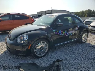 2012 Volkswagen Beetle 2.5L with VIN 3VWJX7AT1CM629184, listed as a Copart auction lot 70026624 with 114,578 mi miles and Clean Title. Bid and sale history available at carsss.com. Image 1.