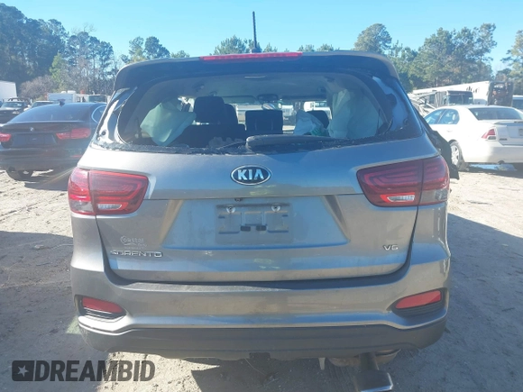 2019 Kia Sorento LX V6 with VIN 5XYPGDA55KG483672, listed as a IAAI auction lot 41043216 with 163,173 mi miles. Bid and sale history available at carsss.com. Image 15.