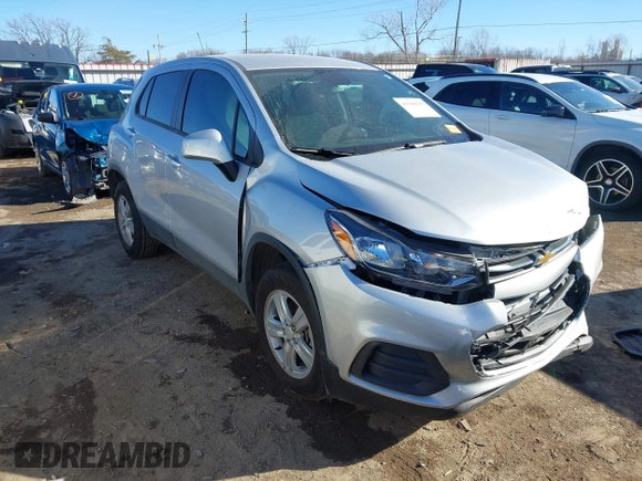 2022 Chevrolet Trax LS with VIN KL7CJNSMXNB545719, listed as a IAAI auction lot 41366593 with 9,225 mi miles. Bid and sale history available at carsss.com. Image 1.