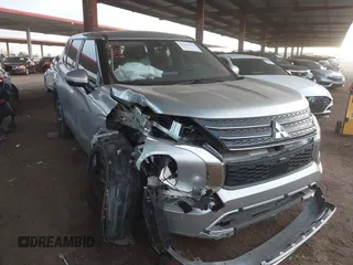 2022 Mitsubishi Outlander SE z VIN JA4J3UA88NZ023157, wystawiony jako IAAI lot #41357953 z przebiegiem 34 081 mil mil oraz . Historia ofert i sprzedaży dostępna na DreamBid. Obrazek 6.