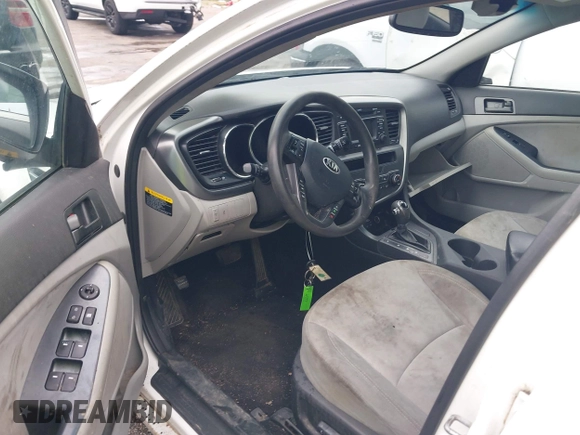 2013 Kia Optima LX z VIN KNAGM4A72D5366828, wystawiony jako IAAI lot #42106525 z przebiegiem 159 564 mil mil oraz . Historia ofert i sprzedaży dostępna na DreamBid. Obrazek 5.