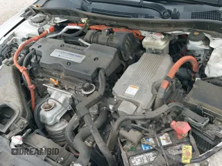 2017 Honda Accord Touring с VIN JHMCR6F74HC025115, выставлен на аукционе IAAI как лот 42422343 с пробегом 161 088 миль миль и . История ставок и продаж доступна на DreamBid. Изображение 18.
