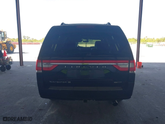 2015 Lincoln Navigator L with VIN 5LMJJ3JT0FEJ12569, listed as a IAAI auction lot 41909517 with 165,631 mi miles. Bid and sale history available at carsss.com. Image 15.