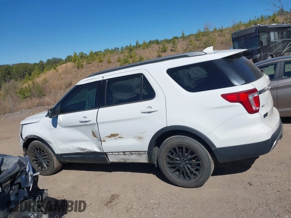 2016 Ford Explorer XLT with VIN 1FM5K7D82GGB70270, listed as a IAAI auction lot 41646611 with 143,967 mi miles. Bid and sale history available at carsss.com. Image 14.
