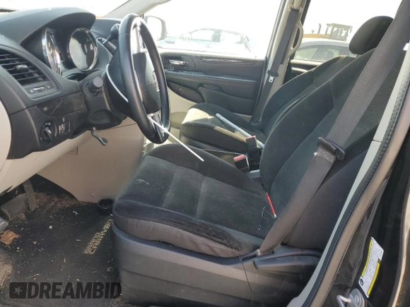 2017 Dodge Grand Caravan SE z VIN 2C4RDGBG0HR736808, wystawiony jako Copart lot #53211685 z przebiegiem Nie podano mil oraz Czysty tytuł • Clean title. Historia ofert i sprzedaży dostępna na DreamBid. Obrazek 7.
