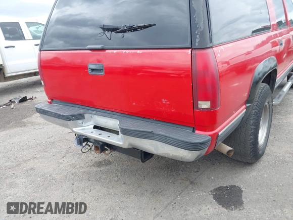 1996 Chevrolet Suburban with VIN 1GNGK26J6TJ327156, listed as a IAAI auction lot 41858544 with 195,532 mi miles. Bid and sale history available at carsss.com. Image 13.