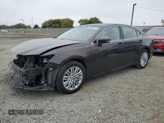 2014 Lexus ES 330 z VIN JTHBK1GG2E2111946, wystawiony jako Copart lot #60520775 z przebiegiem 119 392 mil mil oraz Szkoda całkowita • Salvage title. Historia ofert i sprzedaży dostępna na DreamBid. Obrazek 1.