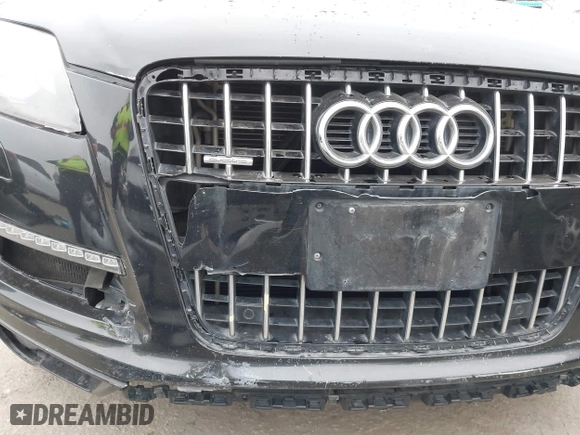 2014 Audi Q7 3.0T Premium Plus with VIN WA1LGAFE9ED021103, listed as a IAAI auction lot 42042495 with 186,446 mi miles. Bid and sale history available at carsss.com. Image 6.