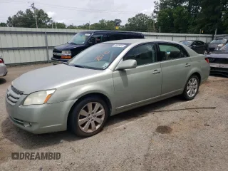 2007 Toyota Avalon XL z VIN 4T1BK36B17U250696, wystawiony jako Copart lot #56828815 z przebiegiem 144 942 mil mil oraz Szkoda całkowita • Salvage title. Historia ofert i sprzedaży dostępna na DreamBid. Obrazek 1.