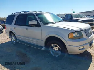 2005 Ford Expedition Limited with VIN 1FMFU20525LA93434, listed as a IAAI auction lot 41787625 with 242,057 mi miles. Bid and sale history available at carsss.com. Image 1.