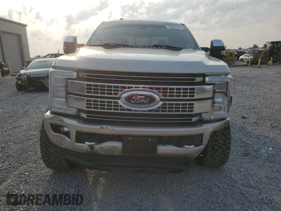 2017 Ford F-250 Lariat with VIN 1FT7W2BT0HEE63562, listed as a Copart auction lot 60880545 with 122,996 mi miles and Salvage title. Bid and sale history available at DreamBid. Image 5.