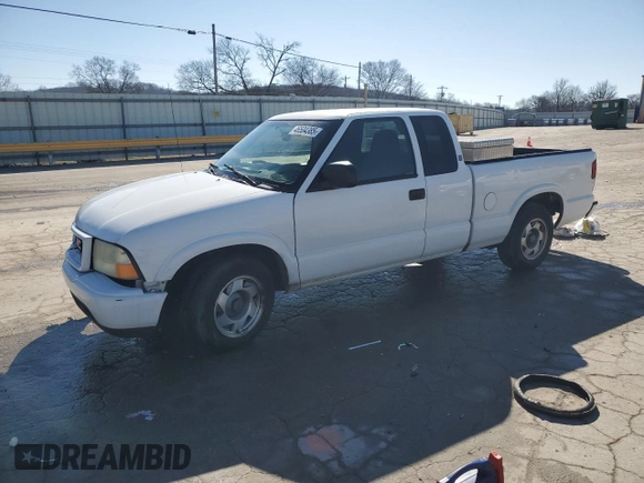 2001 GMC Sonoma SLS 1SG z VIN 1GTCS19W118257613, wystawiony jako Copart lot #46504385 z przebiegiem 217 842 mil mil oraz Szkody całkowita. Historia ofert i sprzedaży dostępna na DreamBid. Obrazek 1.