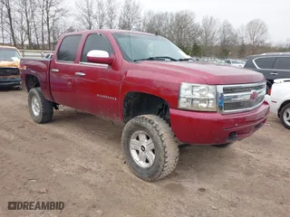 2007 Chevrolet Silverado 1500 LT w/1LT with VIN 3GCEK13M57G505820, listed as a IAAI auction lot 41440730 with 242,974 mi miles. Bid and sale history available at carsss.com. Image 1.