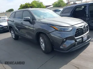 2022 Toyota Highlander LE with VIN 5TDZZRAHXNS116218, listed as a IAAI auction lot 42339186 with 28,084 mi miles and . Bid and sale history available at DreamBid. Image 1.