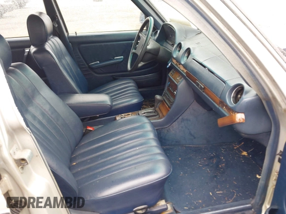 1983 Mercedes-Benz 300 with VIN WDBAB93A2DN017607, listed as a IAAI auction lot 42000777 with 198,318 mi miles and . Bid and sale history available at DreamBid. Image 5.