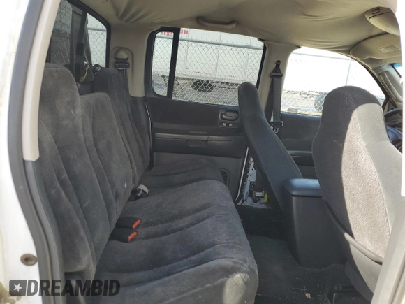 2002 Dodge Dakota Sport with VIN 1B7HG38NX2S637243, listed as a Copart auction lot 45389675 with 173,333 mi miles and Salvage Title. Bid and sale history available at carsss.com. Image 10.