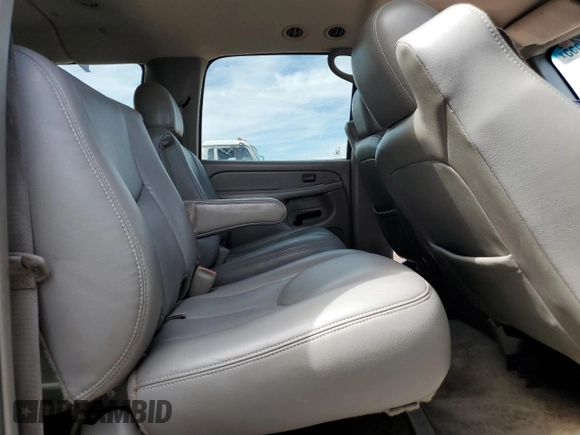 2005 GMC Yukon XL SLT with VIN 1GKEC16Z75J186182, listed as a Copart auction lot 49552555 with 176,659 mi miles and Salvage Title. Bid and sale history available at carsss.com. Image 11.