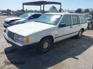 1993 Volvo 960 z VIN YV1KW9517P0010929, wystawiony jako IAAI lot #42159784 z przebiegiem 246 735 mil mil oraz . Historia ofert i sprzedaży dostępna na DreamBid. Obrazek 2.