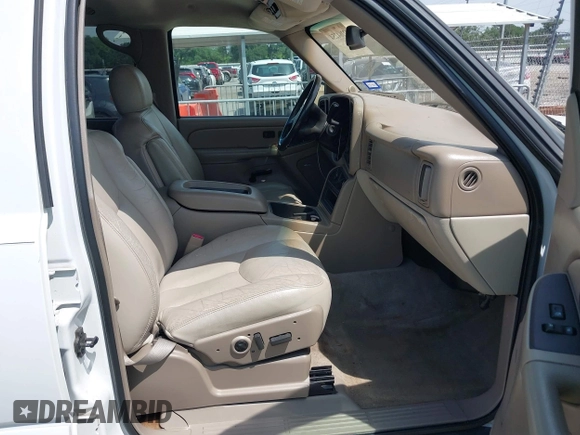 2004 Chevrolet Tahoe LT with VIN 1GNEC13Z94R117839, listed as a IAAI auction lot 42264254 with 230,597 mi miles and . Bid and sale history available at DreamBid. Image 5.