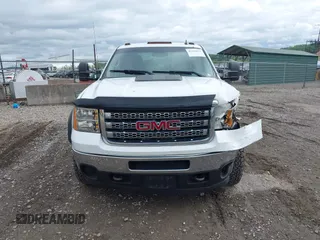 2013 GMC Sierra 2500HD SLE с VIN 1GT120CG8DF163084, выставлен на аукционе IAAI как лот 42265013 с пробегом 160 890 миль миль и . История ставок и продаж доступна на DreamBid. Изображение 13.