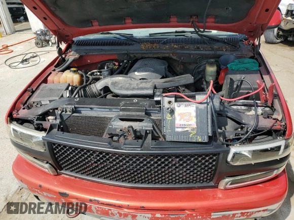 2001 Chevrolet Tahoe LT with VIN 1GNEC13T11R144184, listed as a Copart auction lot 57570885 with Not provided miles and Salvage title. Bid and sale history available at DreamBid. Image 12.