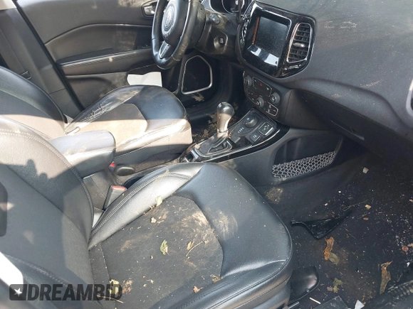 2018 Jeep Compass Latitude with VIN 3C4NJDBB0JT395844, listed as a IAAI auction lot 42405343 with 140,220 mi miles and . Bid and sale history available at DreamBid. Image 5.