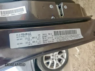 2018 Jeep Cherokee Latitude Plus z VIN 1C4PJLLX5JD557003, wystawiony jako Copart lot #60744585 z przebiegiem Nie podano mil oraz Szkoda całkowita • Salvage title. Historia ofert i sprzedaży dostępna na DreamBid. Obrazek 13.