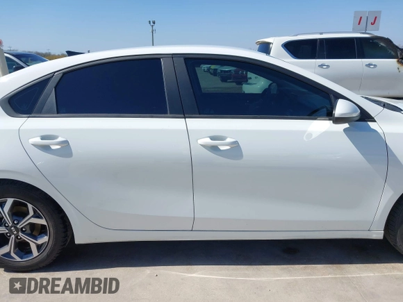 2020 Kia Forte LXS z VIN 3KPF24AD8LE151323, wystawiony jako IAAI lot #41769008 z przebiegiem 137 464 mil mil oraz . Historia ofert i sprzedaży dostępna na DreamBid. Obrazek 14.