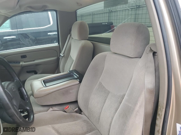 2004 Chevrolet Silverado 1500 LS with VIN 1GCEC14V94Z186793, listed as a Copart auction lot 83448234 with 176,573 mi miles and Clean Title. Bid and sale history available at carsss.com. Image 10.