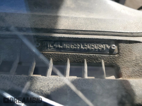 2015 Jeep Wrangler Sahara z VIN 1C4AJWBG5FL505084, wystawiony jako Copart lot #44361325 z przebiegiem 138 146 mil mil oraz Nie do naprawy • Non repairable. Historia ofert i sprzedaży dostępna na DreamBid. Obrazek 12.