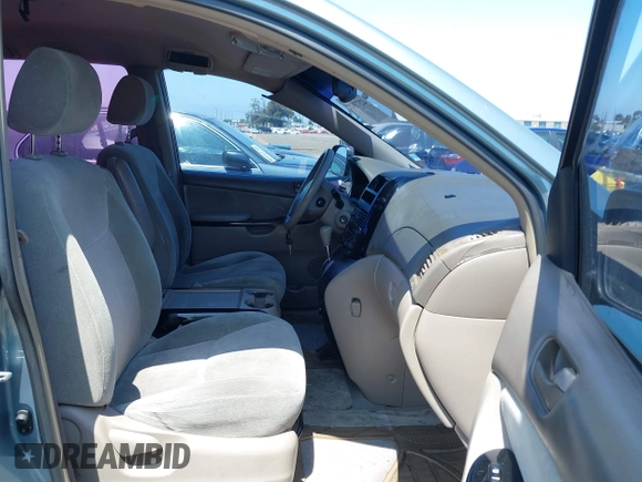 2004 Toyota Sienna CE z VIN 5TDZA23C54S214278, wystawiony jako IAAI lot #42373929 z przebiegiem 278 152 mil mil oraz . Historia ofert i sprzedaży dostępna na DreamBid. Obrazek 5.