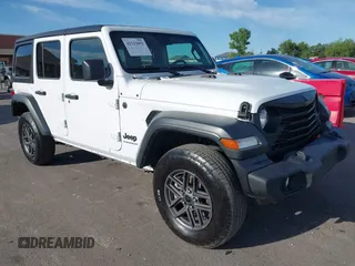 2024 Jeep Wrangler Sport S z VIN 1C4PJXDG5RW244037, wystawiony jako IAAI lot #42322052 z przebiegiem 29 580 mil mil oraz . Historia ofert i sprzedaży dostępna na DreamBid. Obrazek 1.