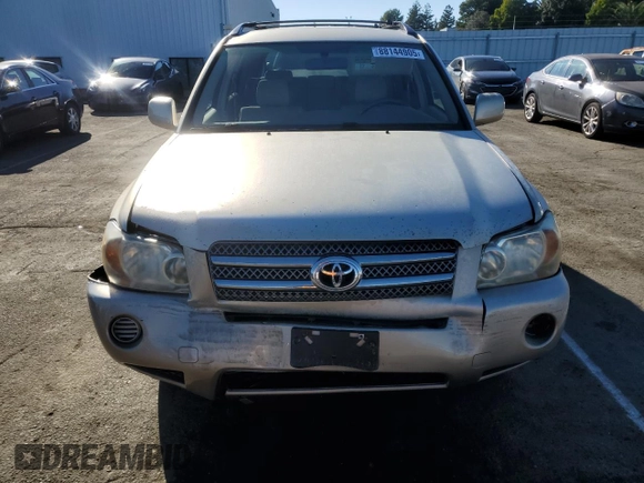 2006 Toyota Highlander z VIN JTEEW21A560013855, wystawiony jako Copart lot #88144905 z przebiegiem 154 983 mil mil oraz Szkoda całkowita • Salvage title. Historia ofert i sprzedaży dostępna na DreamBid. Obrazek 5.