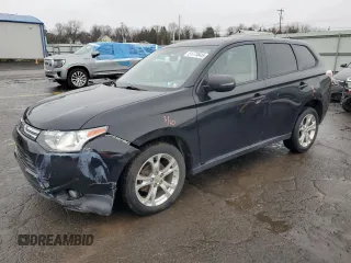 2014 Mitsubishi Outlander SE z VIN JA4AZ3A33EZ014198, wystawiony jako Copart lot #51773645 z przebiegiem 146 224 mil mil oraz Szkoda całkowita • Salvage title. Historia ofert i sprzedaży dostępna na DreamBid. Obrazek 1.